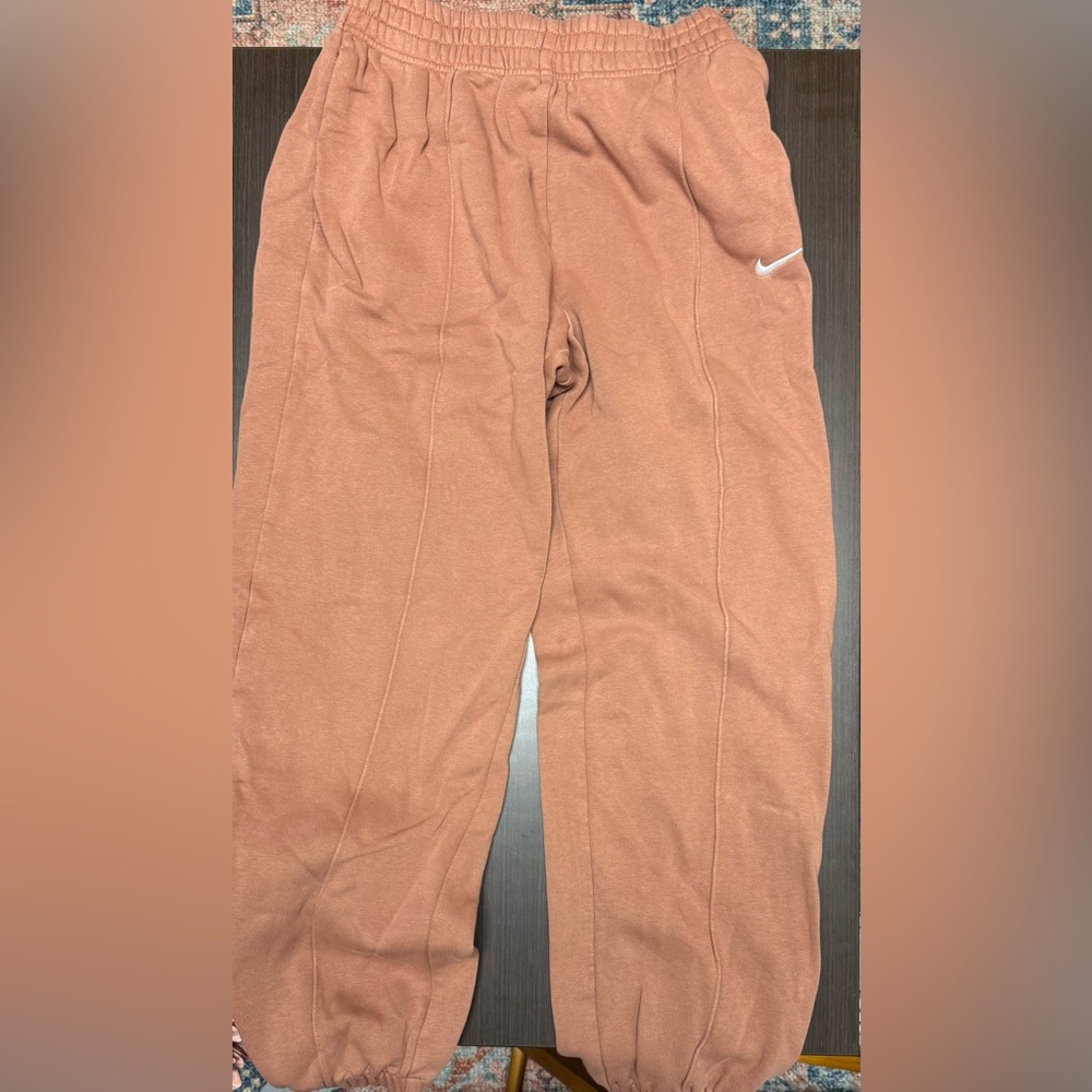 Nike Women’s Peach Sweatpants